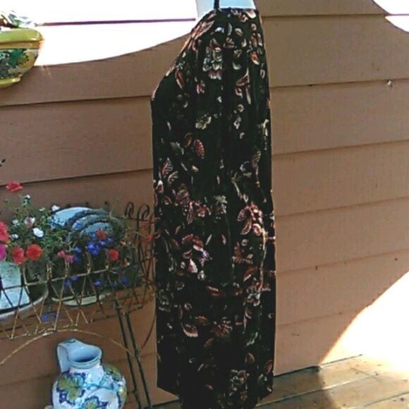Allison Andrews Crushed Velvet Sheath Dress - Picture 5 of 10